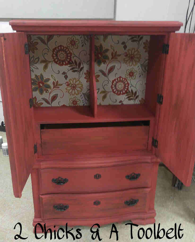 2 Chicks and a Toolbelt Chalky Chicks Furniture Paint Chalk Paint Emmys Red